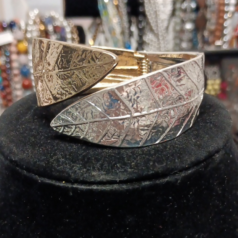 Leaf Bangle Bracelet in Silvertone and Goldtone (6.75 In)